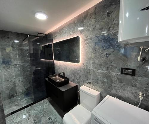 Ένα μπάνιο στο Bay Modern 2