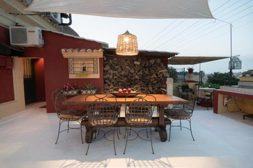 Zoe's Yard family Summer House at Mon Repos