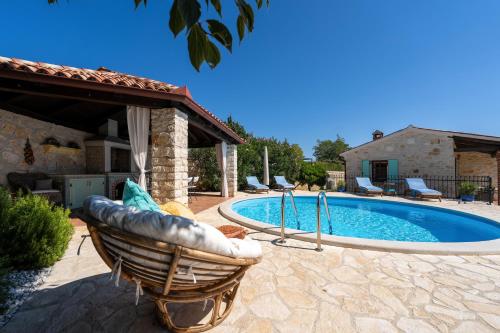 Villa Marianne with heated pool