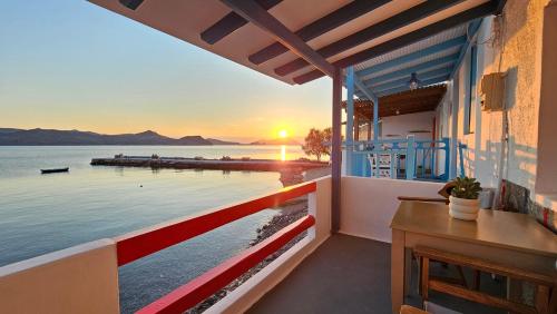 Nostromo Sirma & on Thalassa