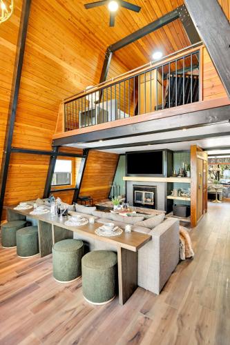 Gambar di galeri bagi Green Roof A-Frame Endless Views Modern Cabin di Prescott