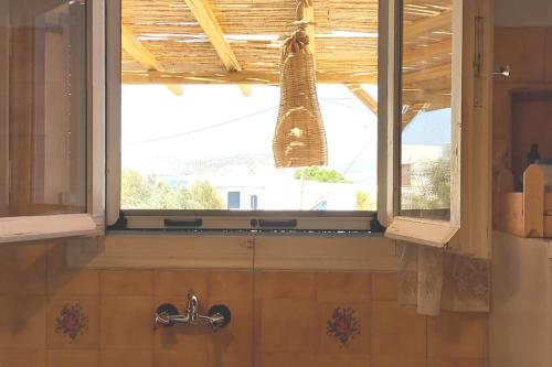 Ванная комната в Charming Renovated Farmhouse! Paros - Antiparos!