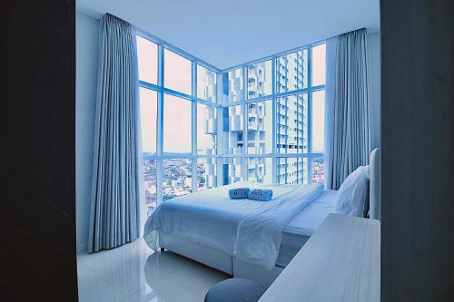 Family Holiday Fun APT Netflix by MESA