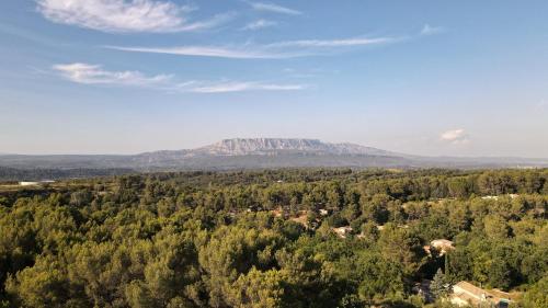 Maison de famille en campagne entre Aix et Marseille