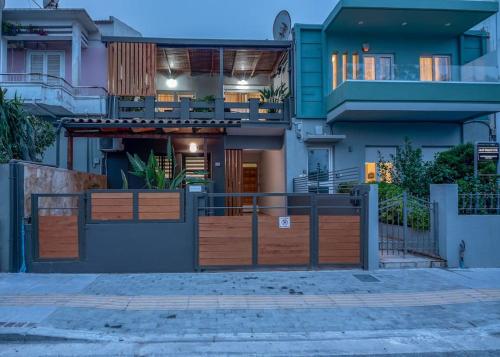 Modern Studio 2 with a Yard