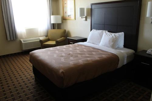 Ένα ή περισσότερα κρεβάτια σε δωμάτιο στο Quality Inn Conway - Greenbrier