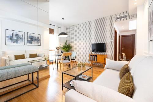 Central apartment with pool