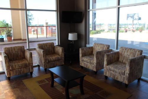 Χώρος καθιστικού στο Quality Inn Conway - Greenbrier
