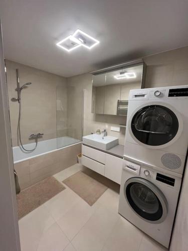 Green Park Apartment