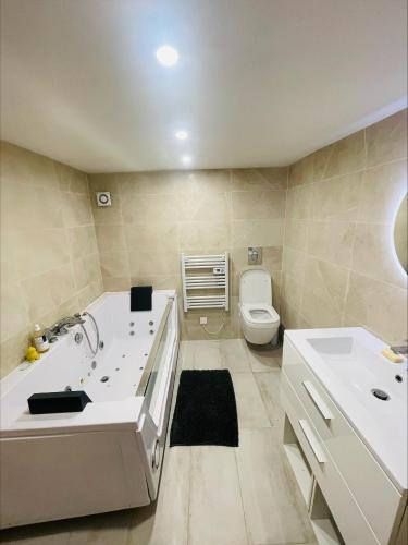 Photo de la galerie de l'établissement Logement en rez de jardin, à Guérard