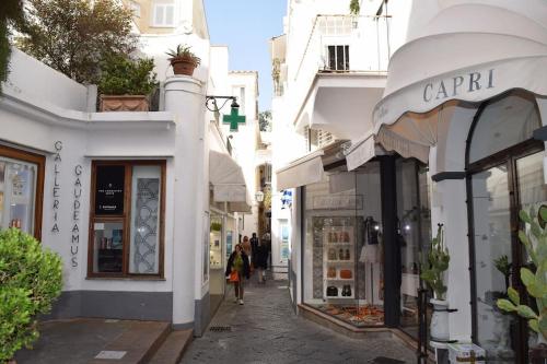 Το κτήριο όπου στεγάζεται  η παραθεριστική κατοικία