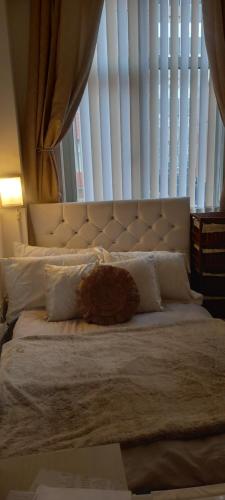 Llit o llits en una habitació de Single room in shared apartment in Leicester City centre