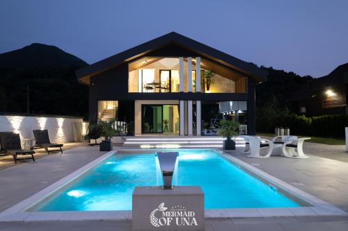 Πισίνα στο ή κοντά στο Villa Mermaid of Una