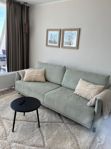 Posezení v ubytování Traumwohnung mit Meerblick über die Ostsee