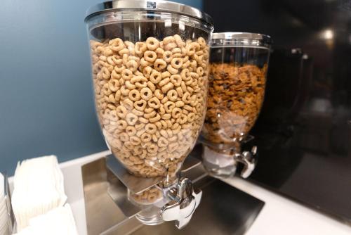 ホテルの敷地内または近くでの食事または食べ物