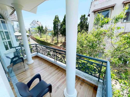 Μπαλκόνι ή βεράντα στο Trung Nghĩa Villa 20