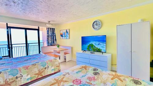 New ! Ocean Reef Resort-Unique Renovated Oceanfront Condo -Free parking - Amazing pools & Views photo 21