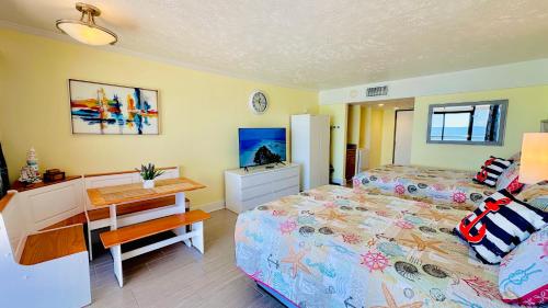 New ! Ocean Reef Resort-Unique Renovated Oceanfront Condo -Free parking - Amazing pools & Views photo 19