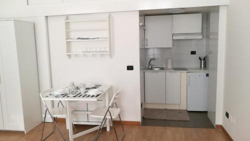 Monolocale zona Loreto MM1 Pasteur P1