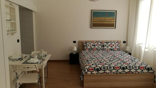 Monolocale zona Loreto MM1 Pasteur P1