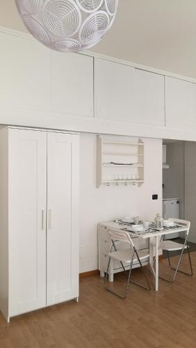 Monolocale zona Loreto MM1 Pasteur P1