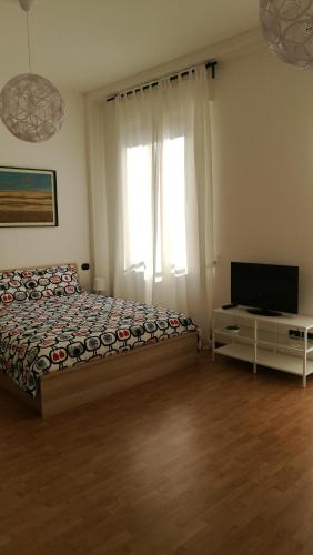 Monolocale zona Loreto MM1 Pasteur P1