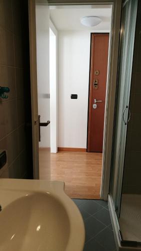 Monolocale zona Loreto MM1 Pasteur P1