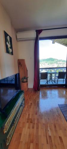Χώρος καθιστικού στο Honey Apartments