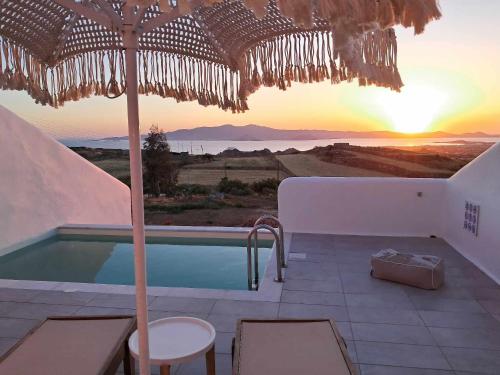 Galería fotográfica de Ariadne's Crown Luxury Suites with Private Pool en Vívlos