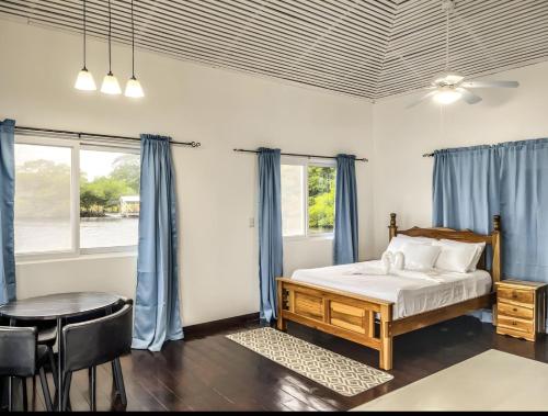 Ένα ή περισσότερα κρεβάτια σε δωμάτιο στο Coral Wing Casitas