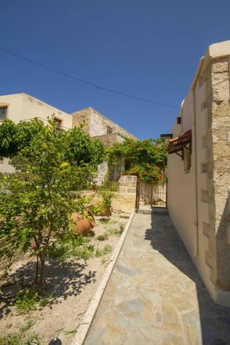 Skaros Cottage