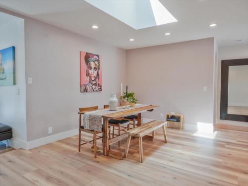 Hollywood Dream pool home & king beds photo 16