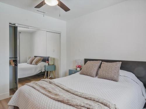 Hollywood Dream pool home & king beds photo 39