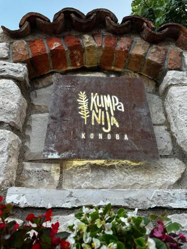 a sign on the side of a brick wall at Villa Lavanda in Cres