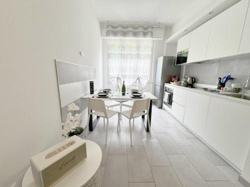Η κουζίνα ή μικρή κουζίνα στο Liguria Home 4 - Recco centro a 2 minuti dal mare