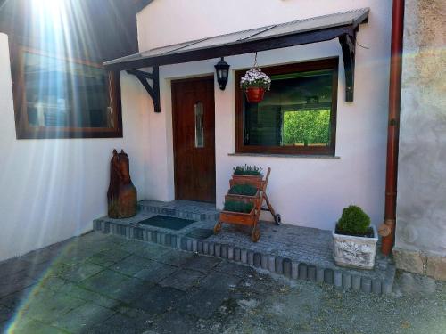 Taman di luar Apartament z tarasem nad strumykiem