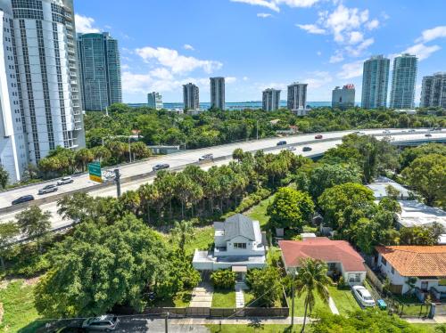 an aerial view of a city with buildings at Stunning Home LifeStyle Miami in Miami