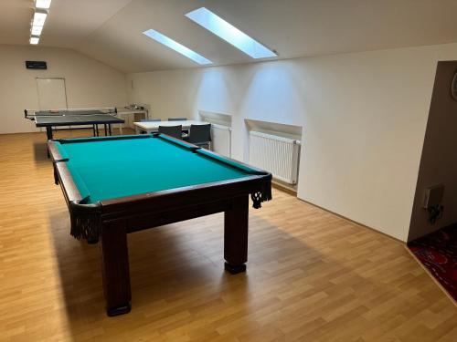 Biliár nebo kulečník v ubytování Pension Relax