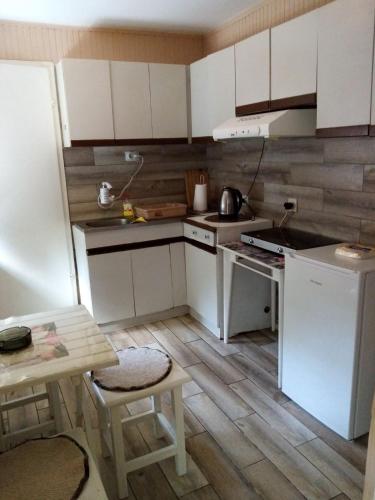 Dapur atau dapur kecil di Mega Apartment