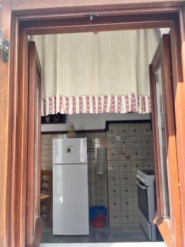 Кухня или мини-кухня в Partarolos Traditional House
