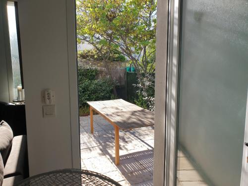 Photo de la galerie de l'établissement Villa avec jardin, accès plage à pied, à Sète