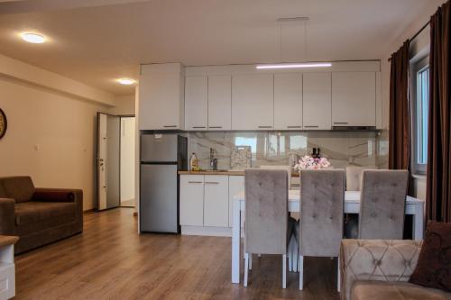 Η κουζίνα ή μικρή κουζίνα στο Villa Bali Serenity