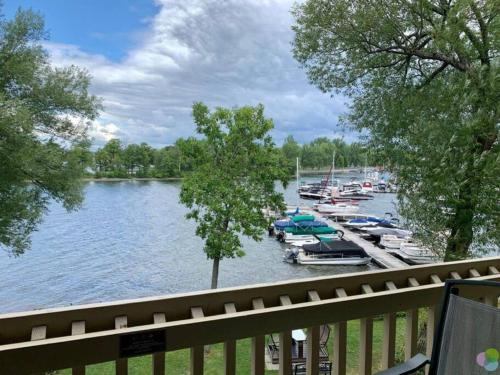 Φωτογραφία από το άλμπουμ του Condo du lac Memphrémagog σε Magog-Orford