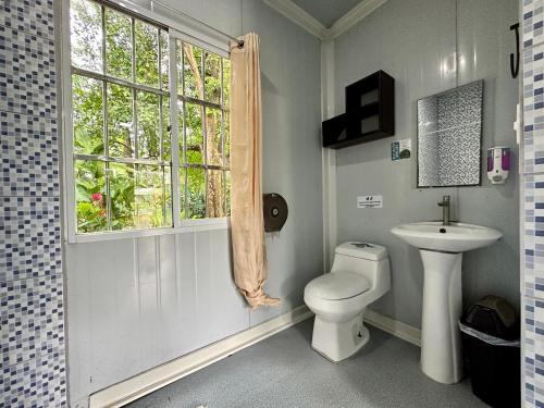Almendros Eco-Villasにあるバスルーム