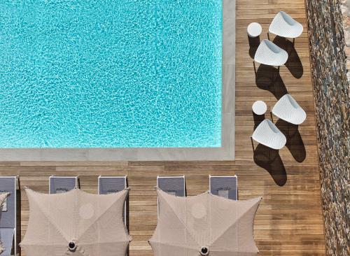 Бассейн в Eutopia Suites Sifnos или поблизости