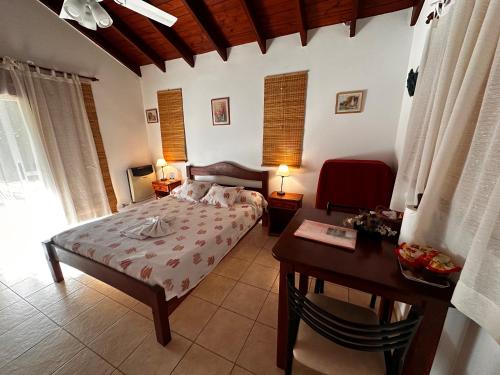 Una cama o camas en una habitación de Luna Azul