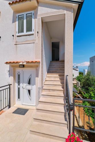 Apartments with a parking space Losinj, Losinj - 21417