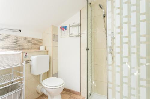 Apartments with parking space Kastel Kambelovac, Kastela - 21027