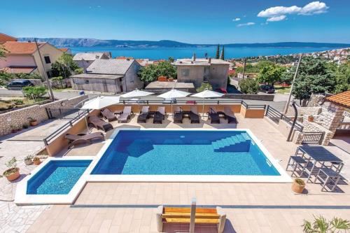 Family-friendly apartments with swimming pool Novi Vinodolski - 22488