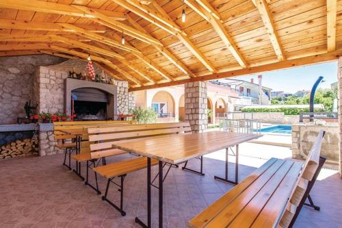 Family-friendly apartments with swimming pool Novi Vinodolski - 22488